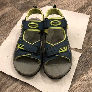 Boys Velcro Sandals size 4